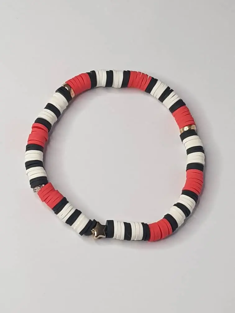 clay bead bracelet ❤️🖤🤍